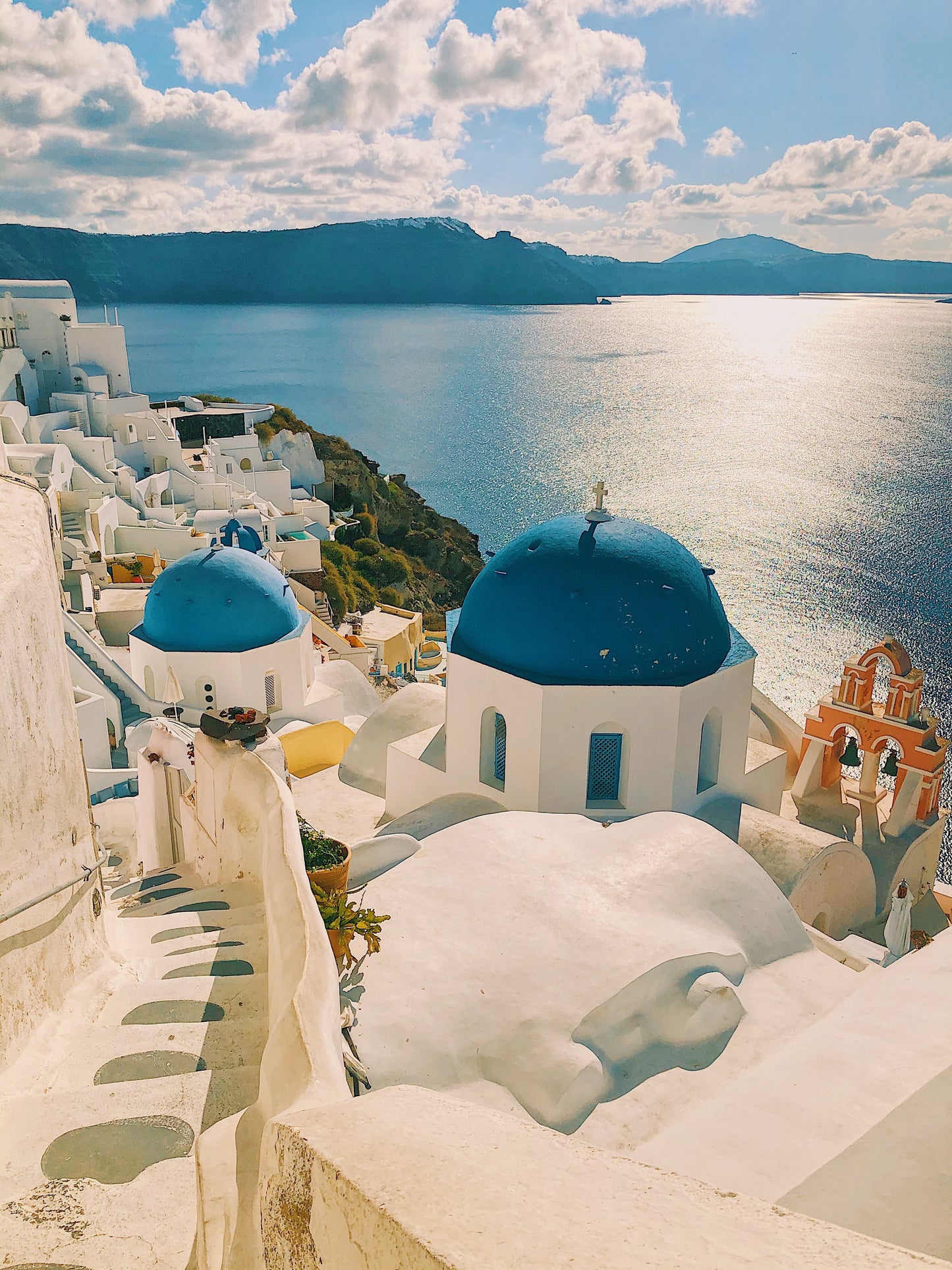 WHISPERS OF SANTORINI